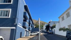 Central apartment in Three Anchor Bay