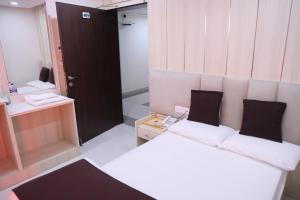 Avadh Hotel & Banquets