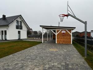 Dom "Między jeziorami" na Kaszubach, 10 osób, jacuzzi, ognisko, kominek