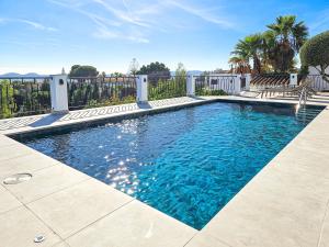 Villa with private pool & outdoor kitchen