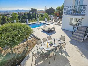 Villa with private pool & outdoor kitchen