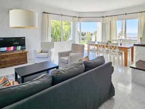 Villa with private pool & outdoor kitchen