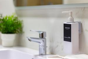 Spacious 4-Bed 2-Bath, 3 min Walk to M1 Bande Nere