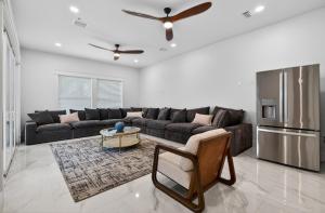 43 Seacroft - Luxury Home in 30A — Sleeps 46, Perfect for Large Groups & Beach Getaways