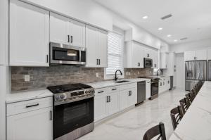 43 Seacroft - Luxury Home in 30A — Sleeps 46, Perfect for Large Groups & Beach Getaways