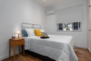 Hum104| Quarto e sala no coração do Leblon