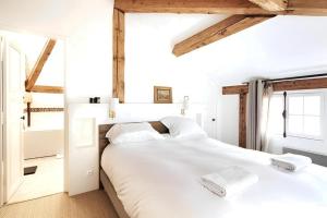 Ganneron - CI - Welcoming studio for 2p - Paris 18