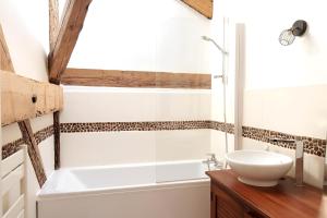 Ganneron - CI - Welcoming studio for 2p - Paris 18