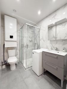 Central Cannes Apartment with Private Terrace - 5 Min to Croisette