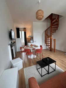 Appartement Luna 8p Vue Hôtel de Ville Charleville