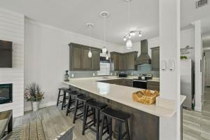 Beaches and Dreams - Luxury Home with Views of the Ocean & Private Pool