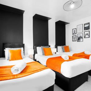 Two Bed House - Sleeps 4 - Garden - Parking - Fast Wi-Fi 55HE