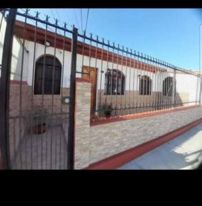 Alojamiento individual para turistas y pasajeros sector centro de la serena