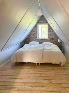 Thatched House With Own Beach On Røsnæs