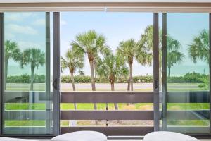 Private beach access, amazing sunsets !