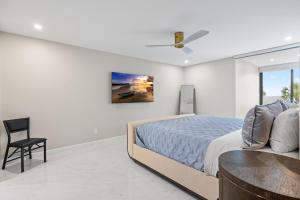 Private beach access, amazing sunsets !