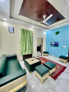 ZenRoofs - 3 BHK Flat