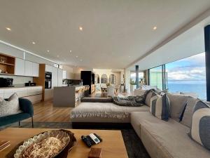 Whispering Waves - Pinnacle Point Estate