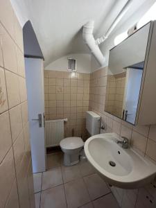 Yellow House Apartments - Top 5