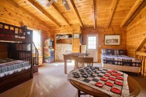 Family-Friendly Cabin with Hot Tub and Game Room