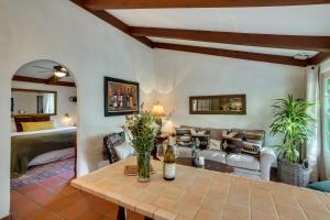 Romantic Retreat at Rancho Las Lomas Pet Friendly