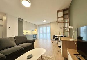 Stylish 2-Room Apartment near Train Station