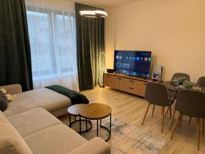 rishko appartmens113, self check in, free parking, bus station, center of the city