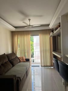 Apto na Enseada a 600m da praia