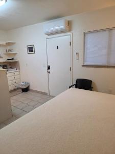 West Sedona King Casita - Hummingbird Suite