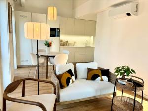 AC, 2Bedrooms APT, City Center 900m to Metro