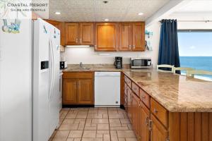 Marigot Beach-Beautiful 3 Bedroom Direct Oceanfront Condo!