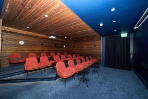 Wembley Stadium Apartment Gym, Wi-Fi, Workspace & More