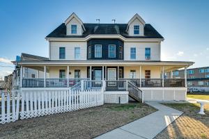 1 Mi to Atlantic City Beach! Family Gem with 2 Decks