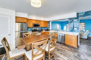 1 Mi to Atlantic City Beach! Family Gem with 2 Decks