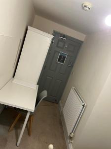 Modern 5 Bedroom Budget Apartment in Headingley