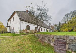 Kazdangas muižas kroga ēkas apartamenti