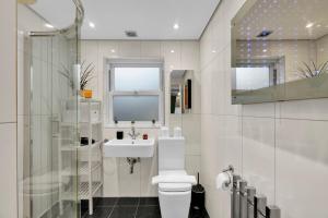 Stylish 2BR House near Canary Wharf & Docklands