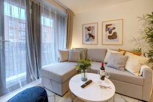 Lovely Flat in Kiln Close with Free Parking