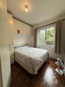 Apartamento com AR, proximo a roda gigante com lazer