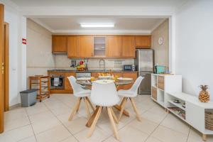 Bright & Comfortable Flat by HostWise