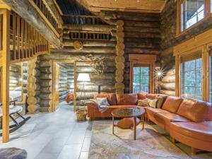 Holiday Home Menninkäisenkolo by Interhome