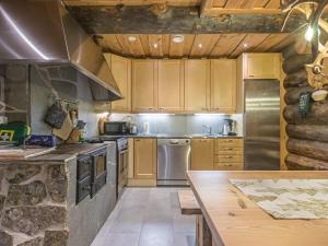 Holiday Home Menninkäisenkolo by Interhome