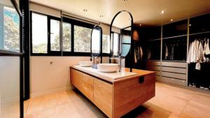 Casa Felipe San Benito Retreat Hola Sur