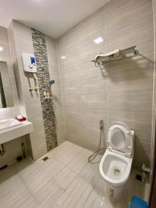 Cozy and Relaxing Private Studio with free Luxurious Pool and Gym