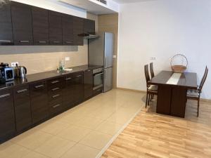 Platinum Towers High floor