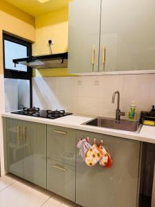 Cozy Lakeview in Shah Alam