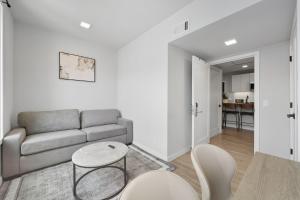 Contemporary 2BR Apartment Near Everything