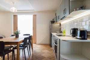 Bellavista Spot 1BR for 4 Near Metro & Hospital