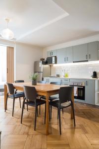 Bellavista Spot 1BR for 4 Near Metro & Hospital