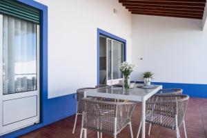 Bright & Spacious Villa by Beach